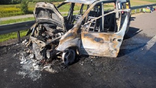 Białobrzegi Mercedes zapalił się podczas jazdy